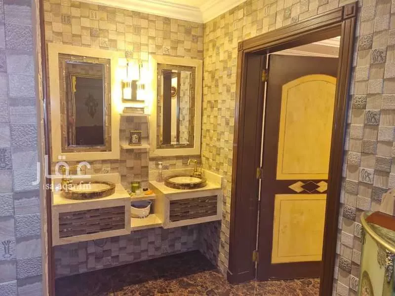 فيلا 12 غرف في الوادي 4