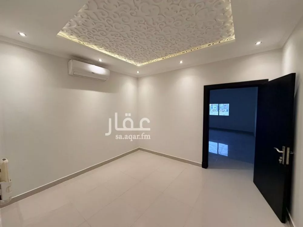 فيلا 6 غرف في العارض 2