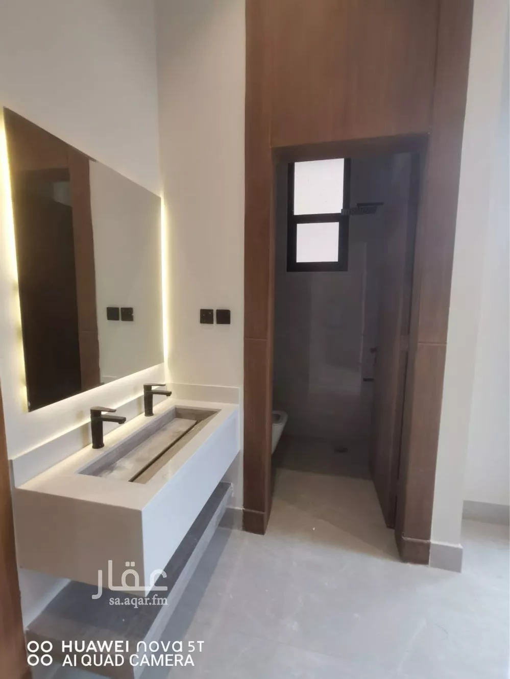 فيلا 7 غرف في الشرق 3