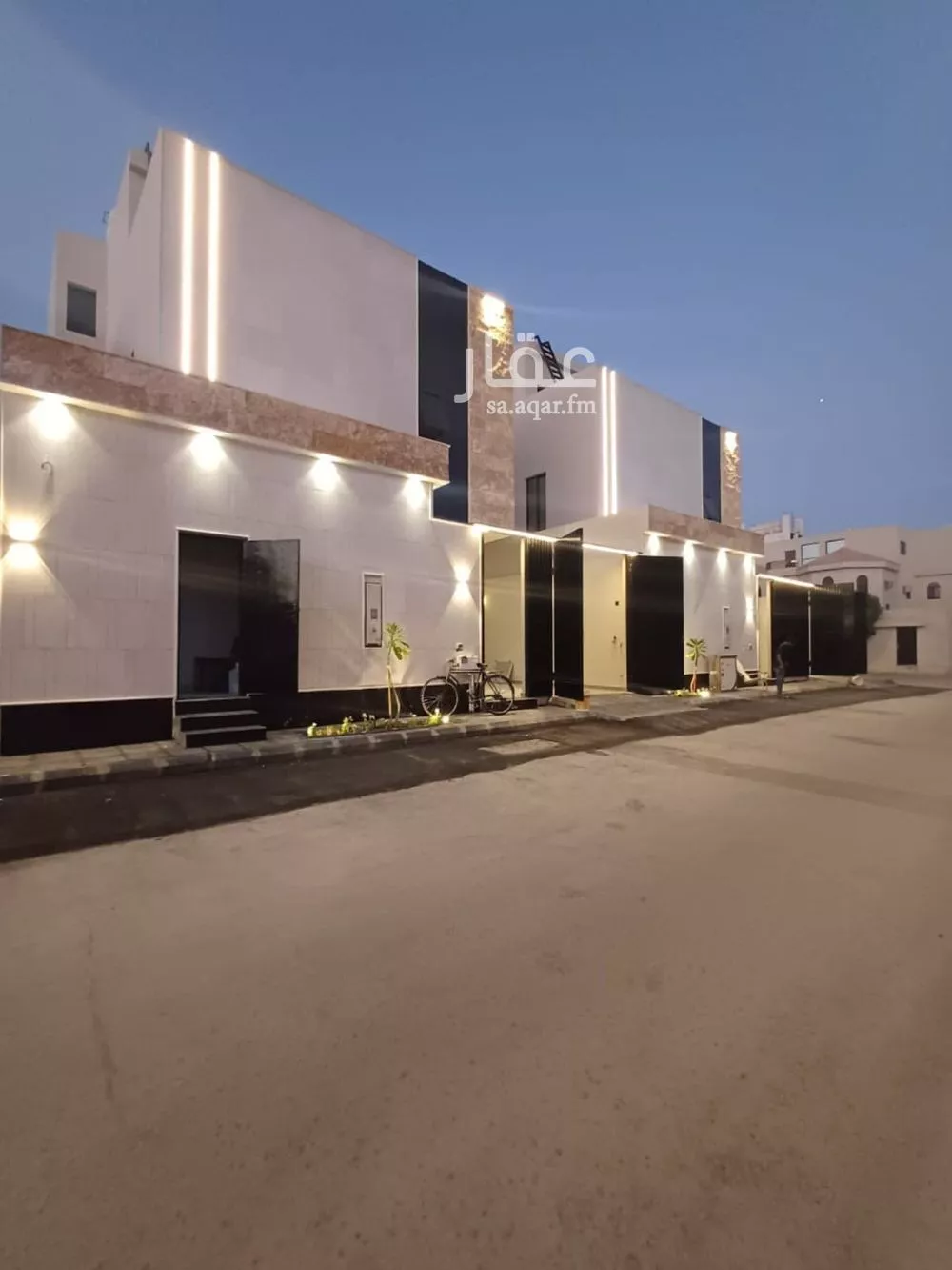 فيلا 8 غرف في الخليج 1