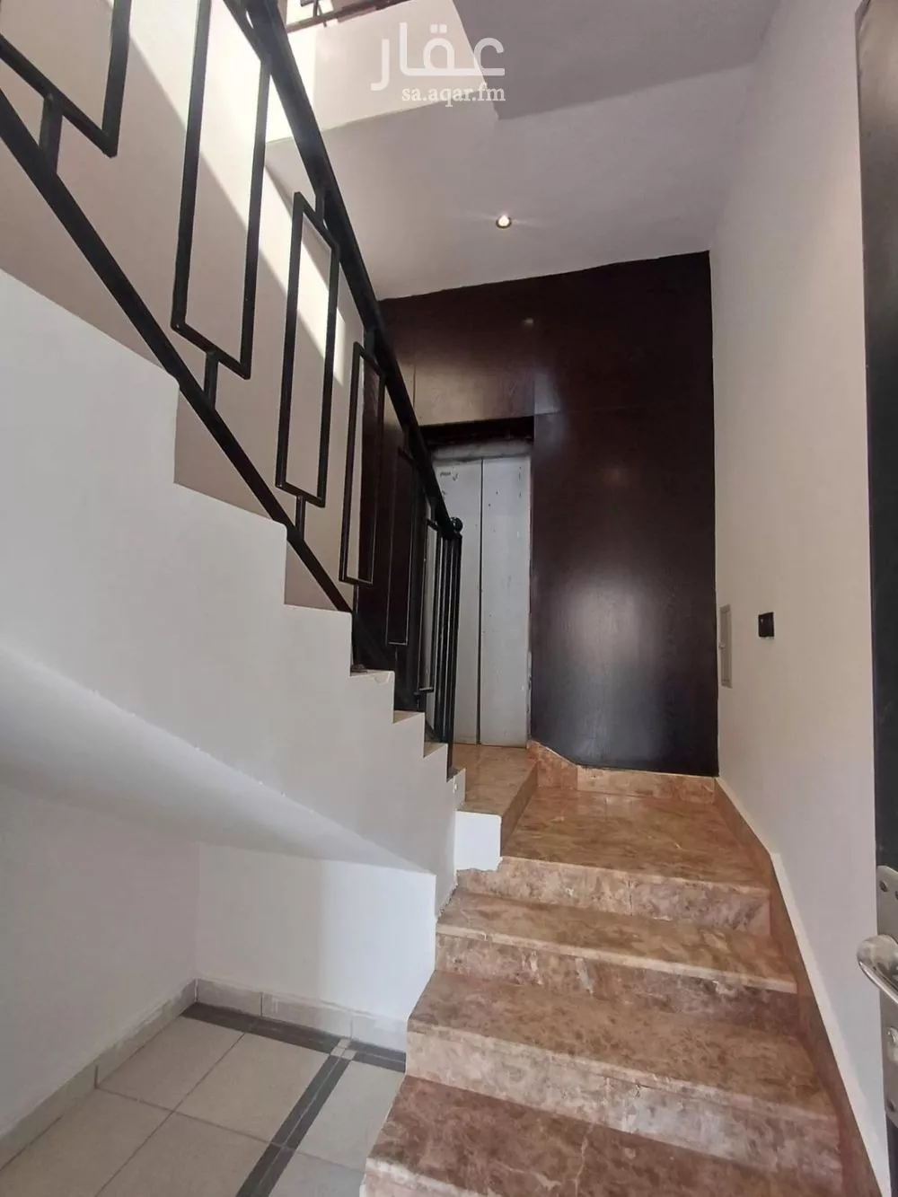 فيلا 5 غرف في الجنادرية 1