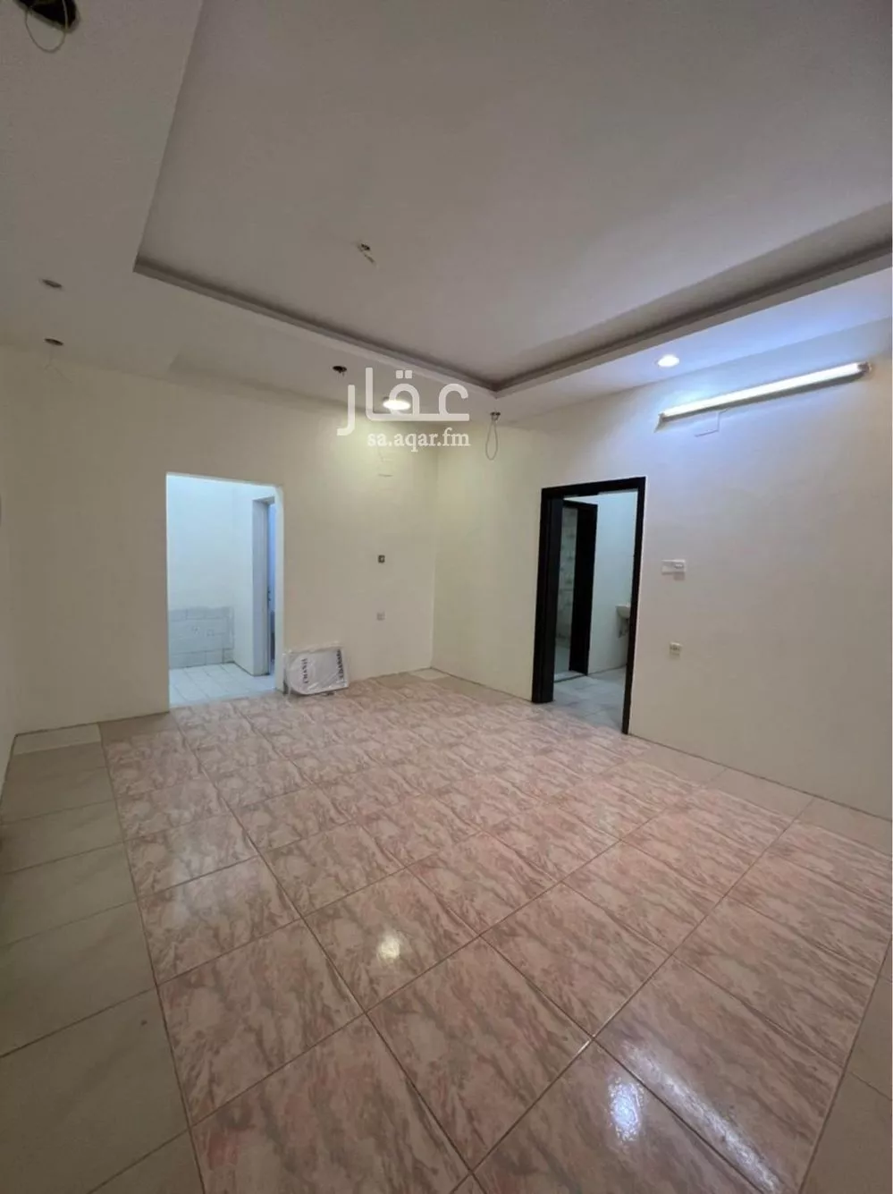 7 bedroom villa in King Fahd, Riyadh 5