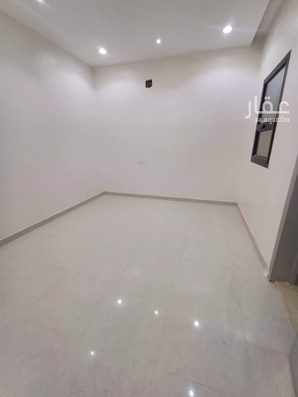 فيلا 7 غرف في الشرق 4