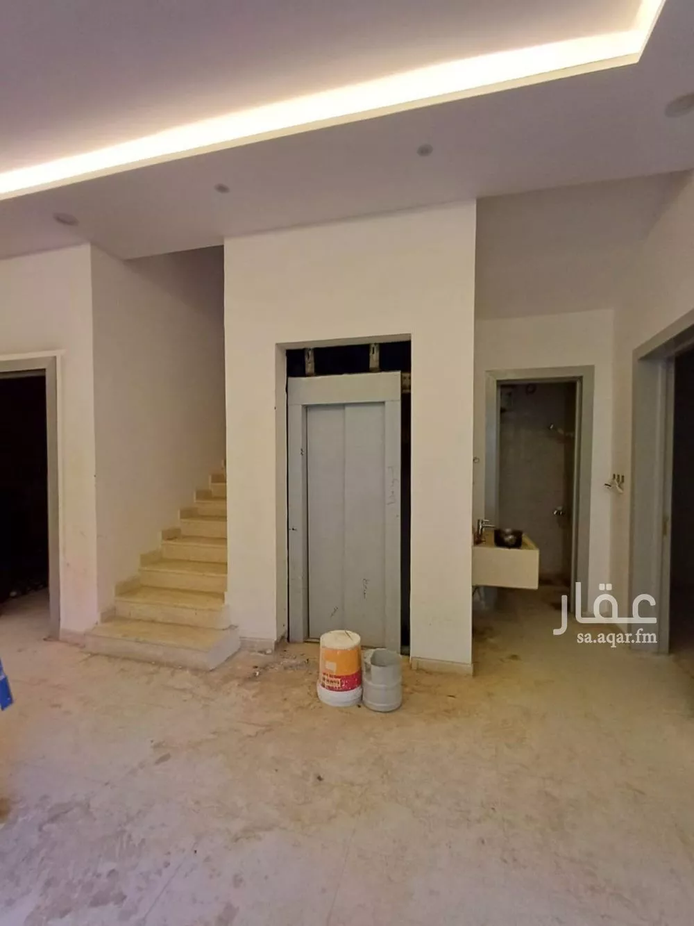 فيلا 8 غرف في الشرق 4