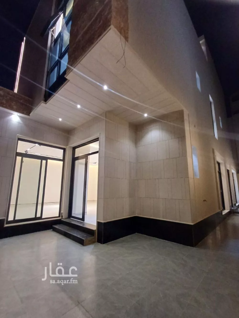 فيلا 8 غرف في الخليج 3