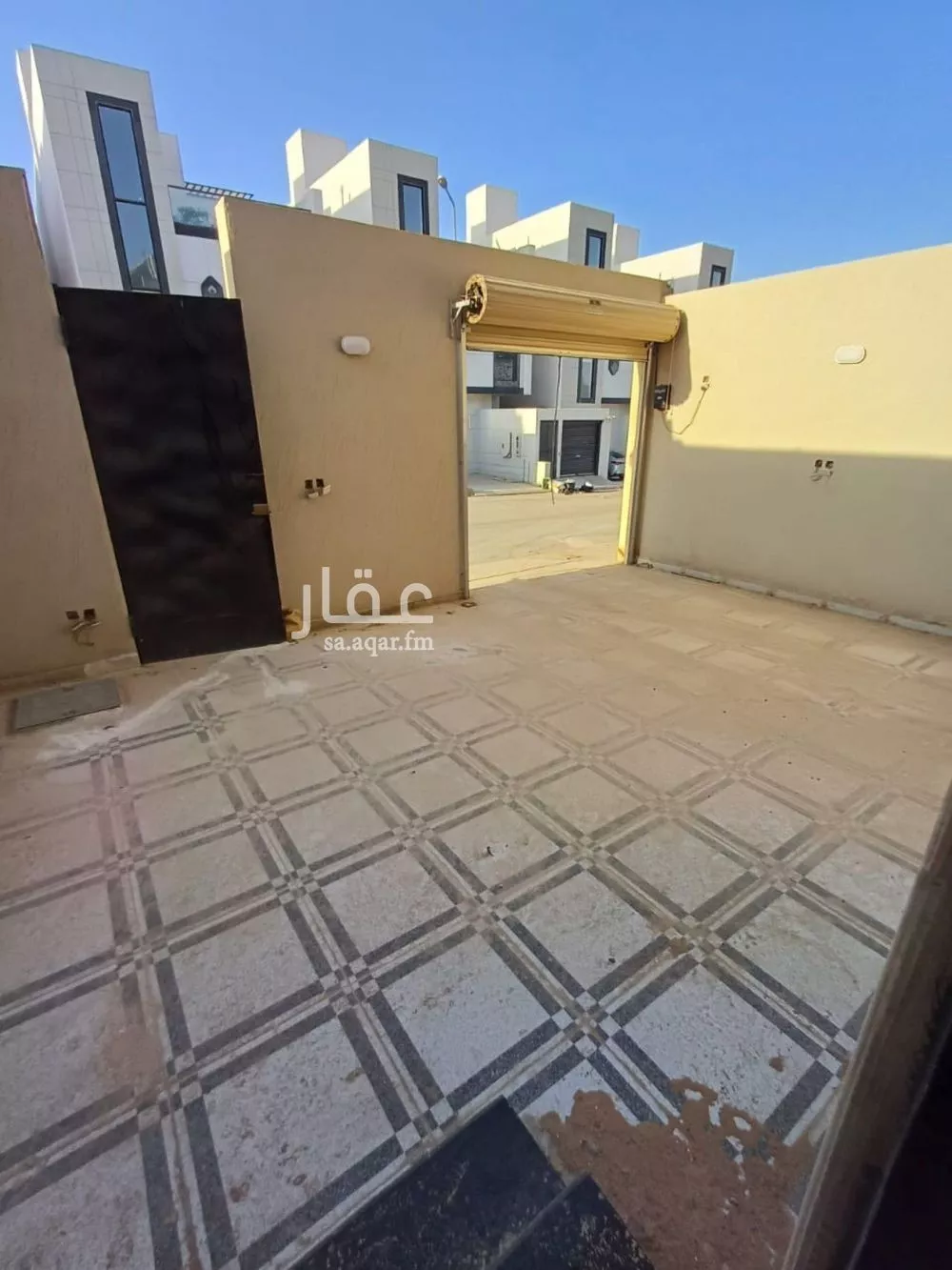 فيلا 8 غرف في الشرق 3