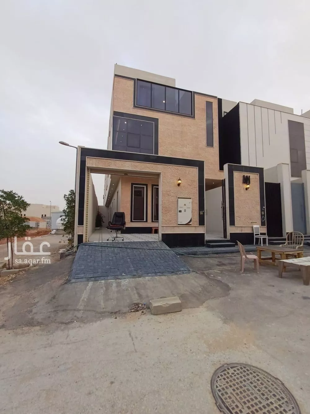 فيلا 7 غرف في الشرق 1