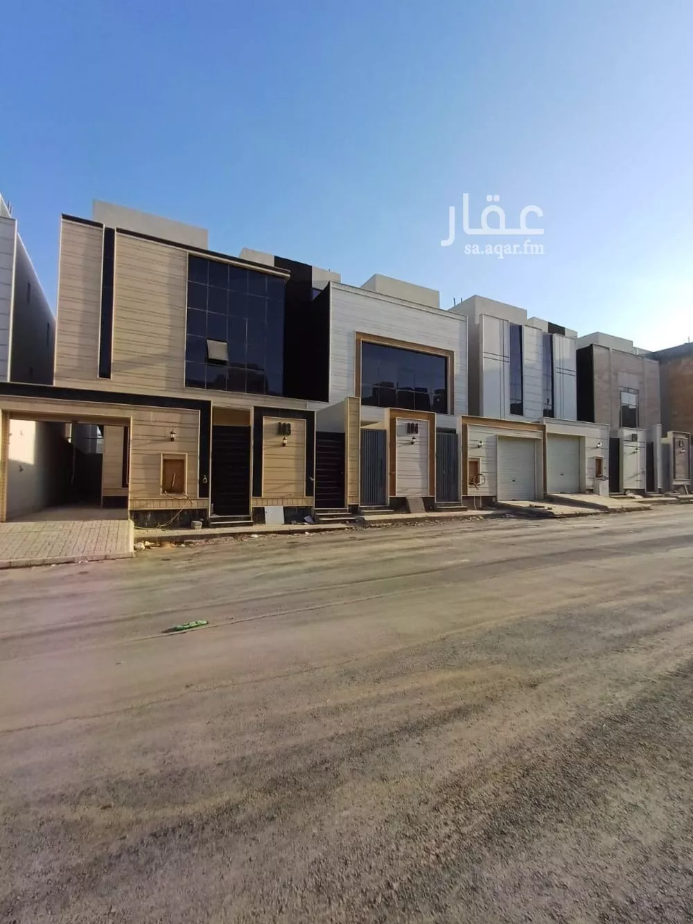 فيلا 8 غرف في الشرق 1