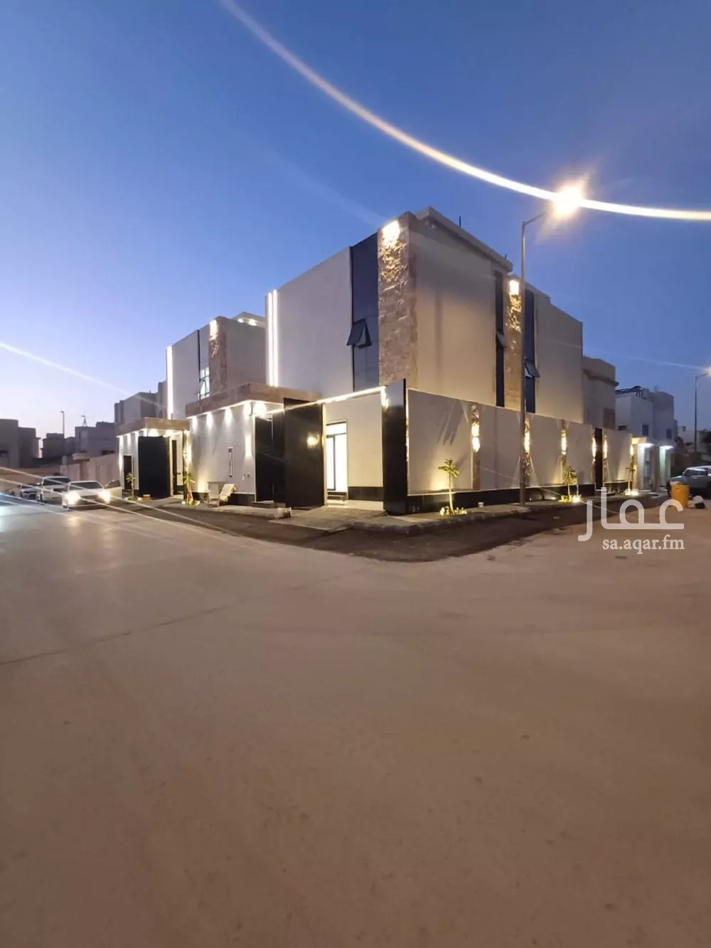 فيلا 8 غرف في الخليج 1