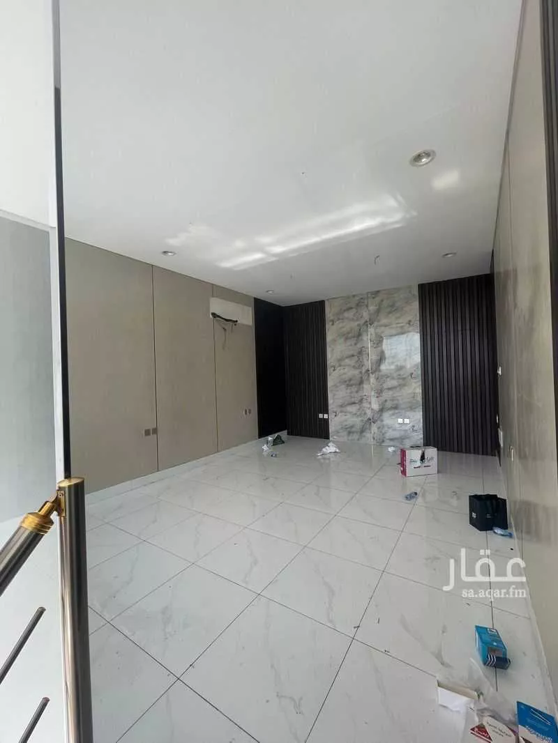 محل 66 م² في الواحة 4