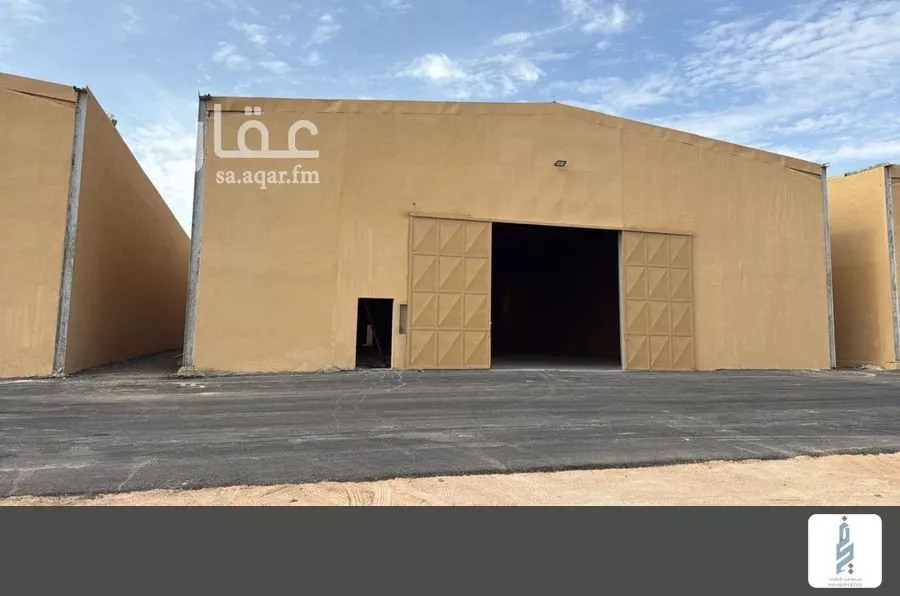 مستودع 2394 م² في السلي 3