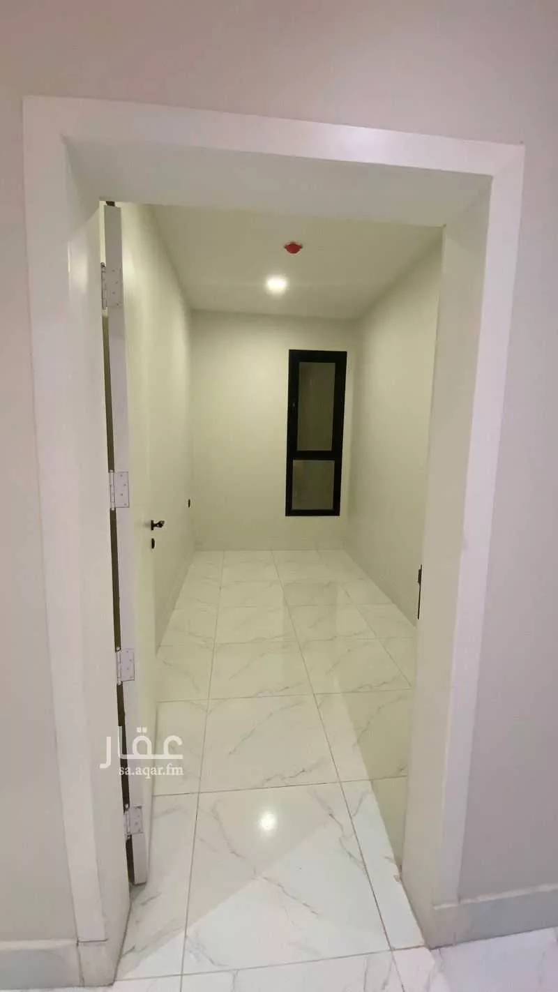 شقة 3 غرف في الحمرا 4