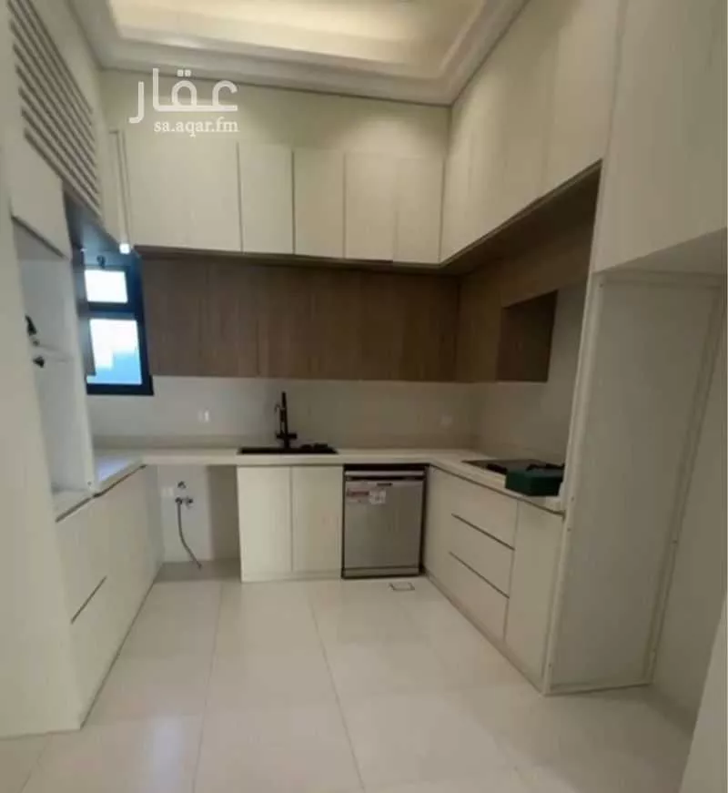 شقة 4 غرف في العارض 2