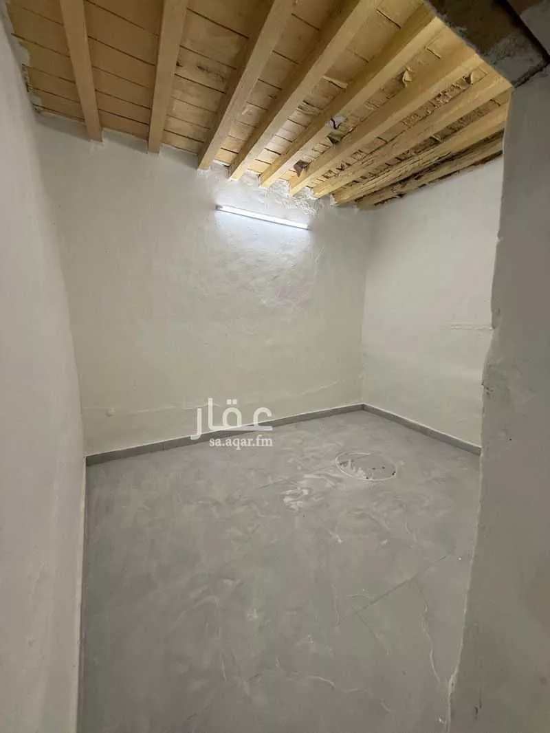 فيلا 3 غرف في العود 5