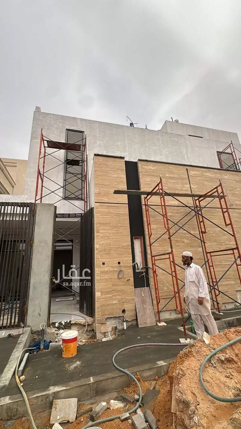 فيلا 5 غرف في الملقا 4