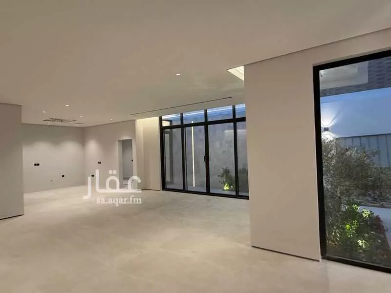 فيلا 5 غرف في الملقا 5