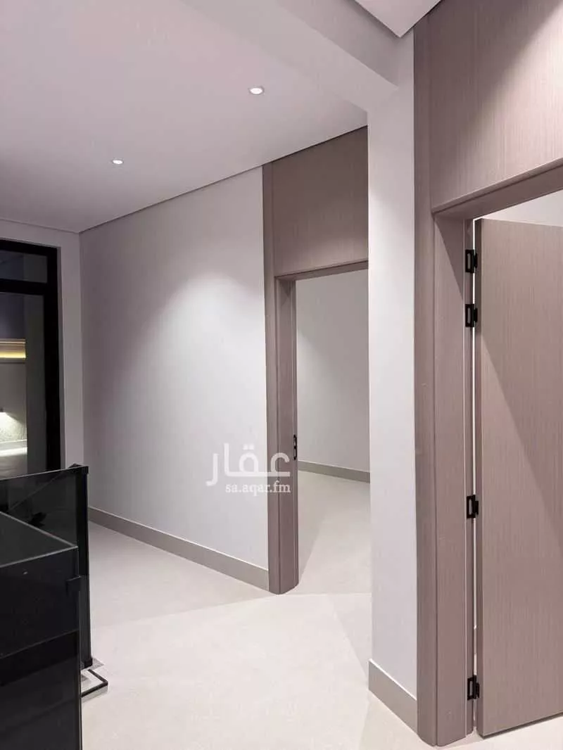 فيلا 5 غرف في الملقا 3