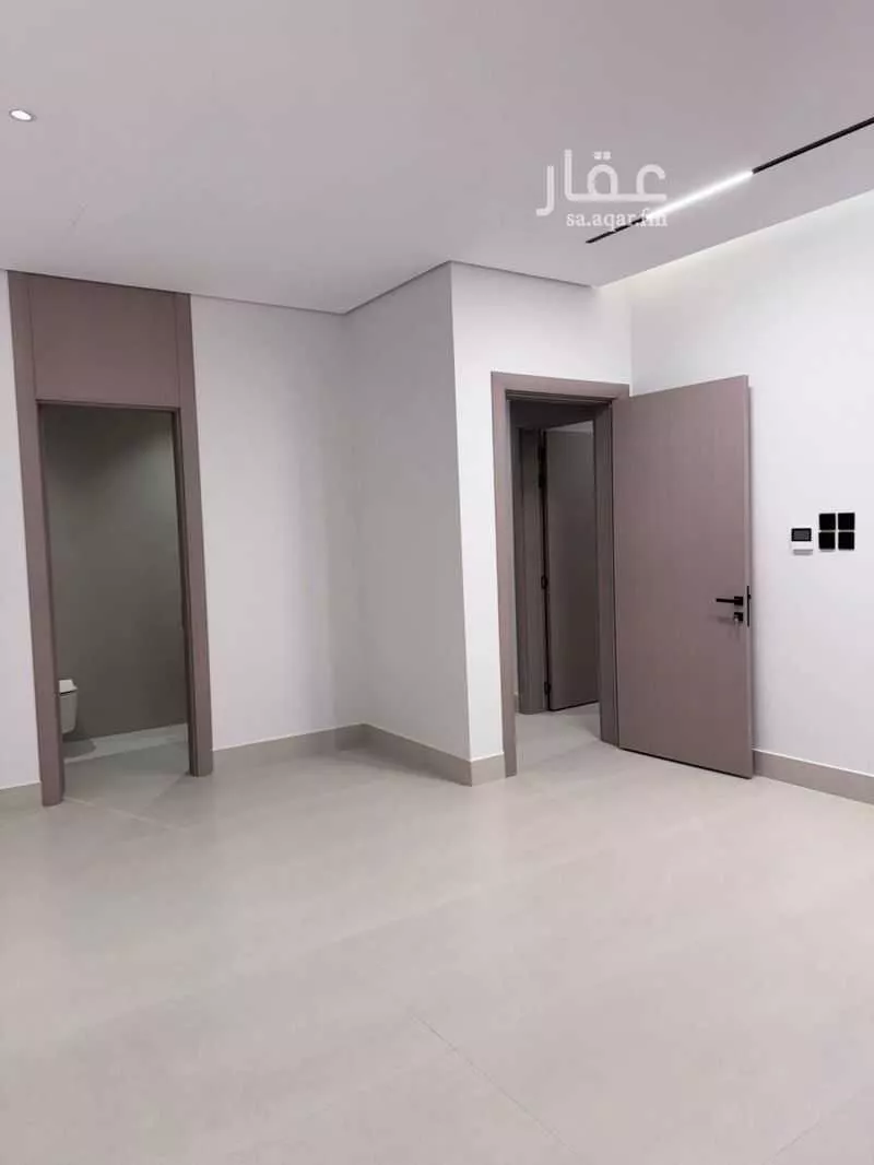 فيلا 5 غرف في الملقا 4