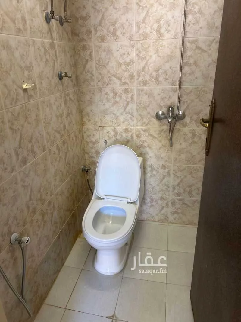 دور 1 غرف في الملقا 4