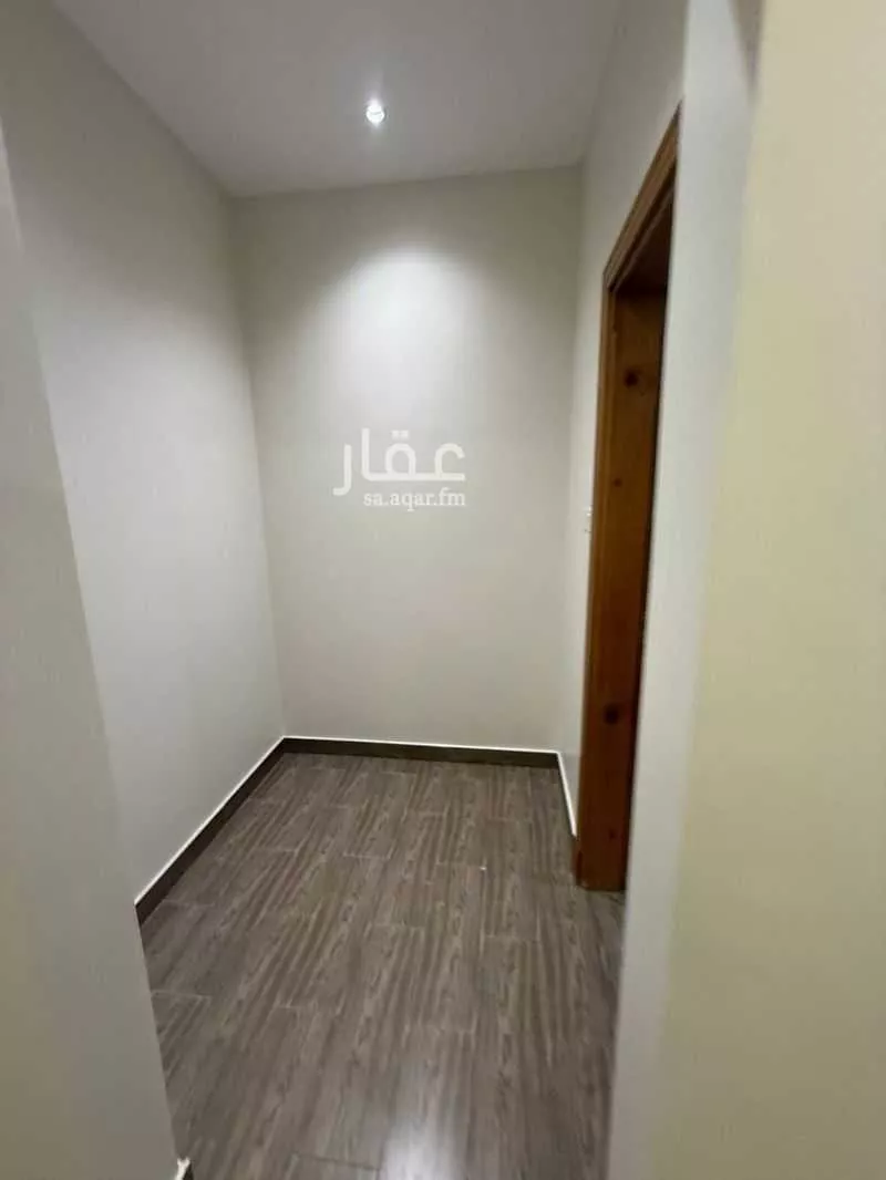 دور 4 غرف في عرقة 5