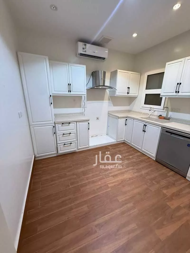 شقة 3 غرف في عرقة 4