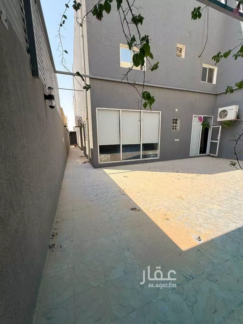 فيلا 20 غرف في عرقة 5