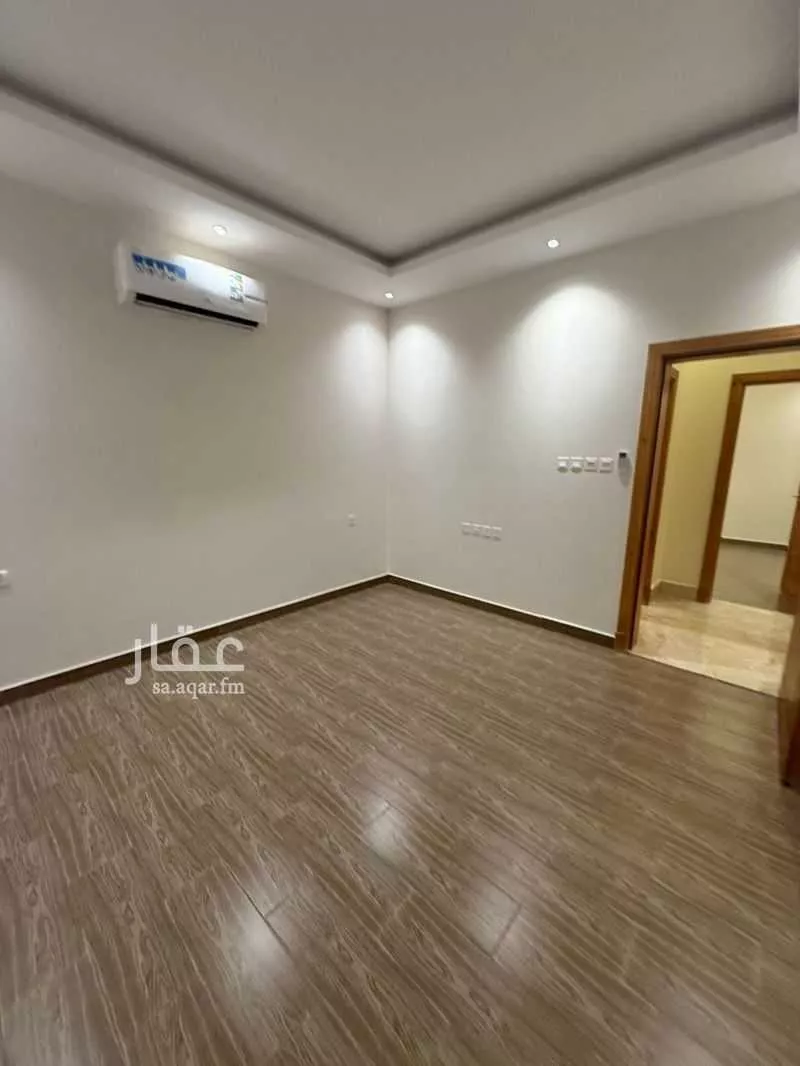 دور 4 غرف في عرقة 1