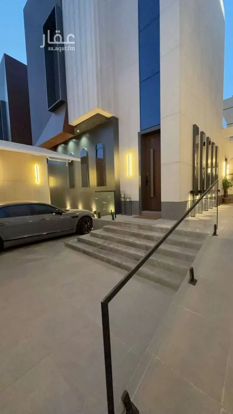 8 bedroom villa in Al Malqa 4