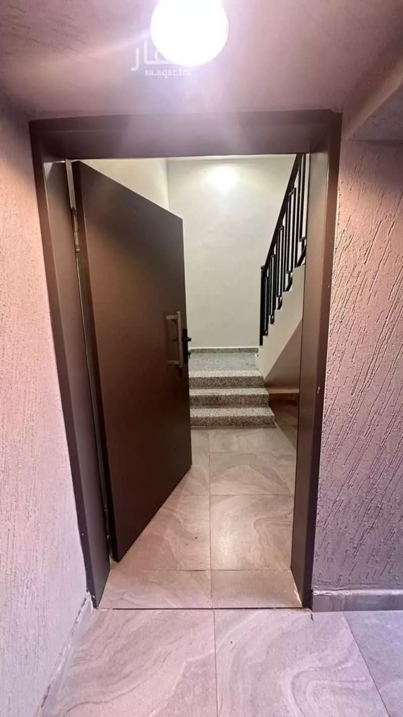 3 bedroom floor in Dhahrat Namar 5