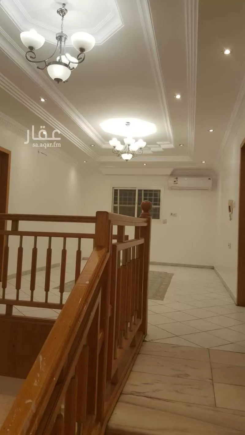 5 bedroom villa in Shubra, Riyadh 9
