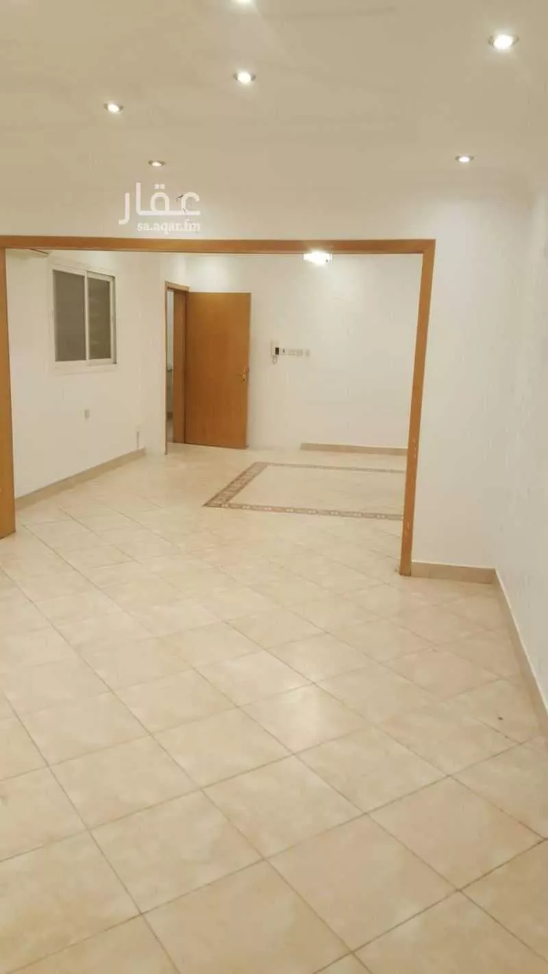 5 bedroom villa in Shubra, Riyadh 7