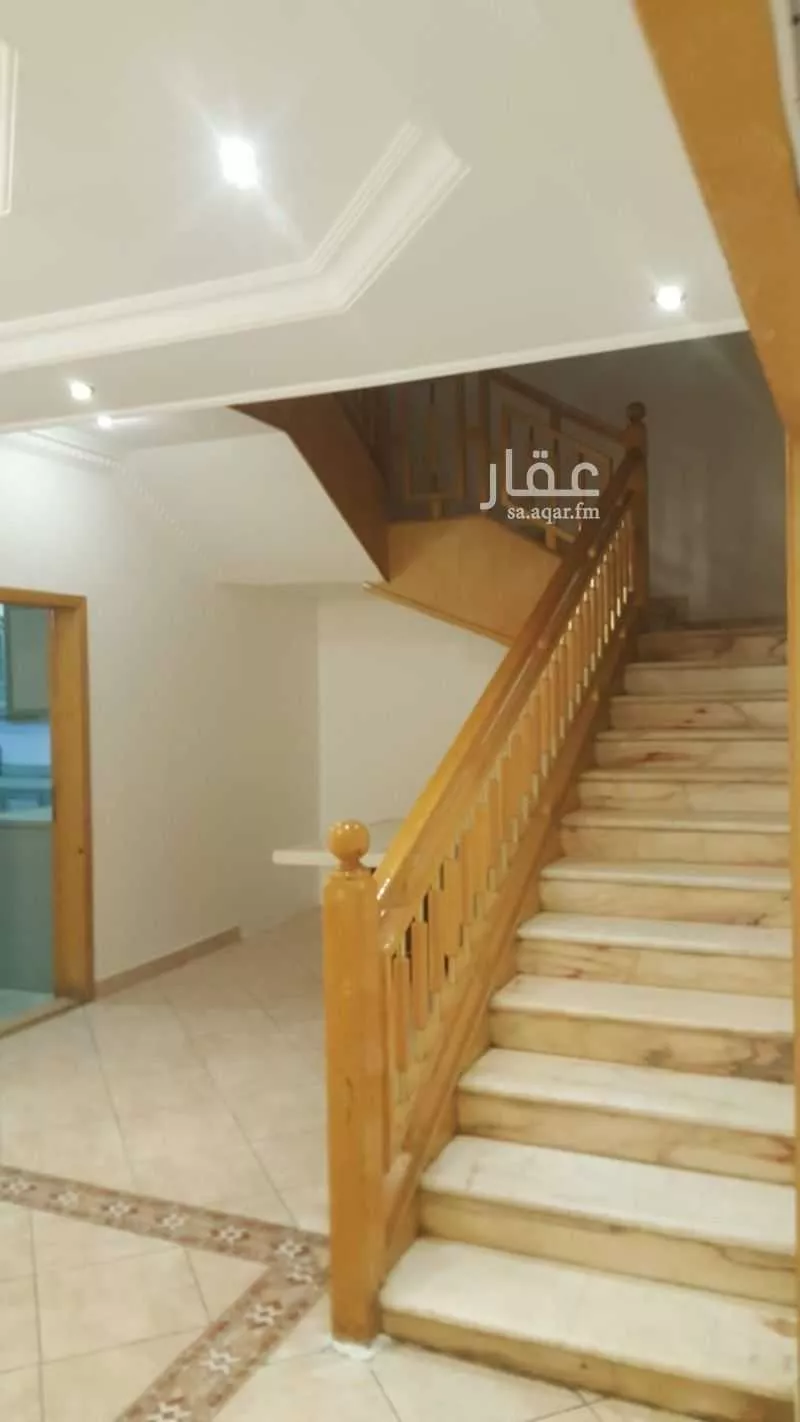 5 bedroom villa in Shubra, Riyadh 11