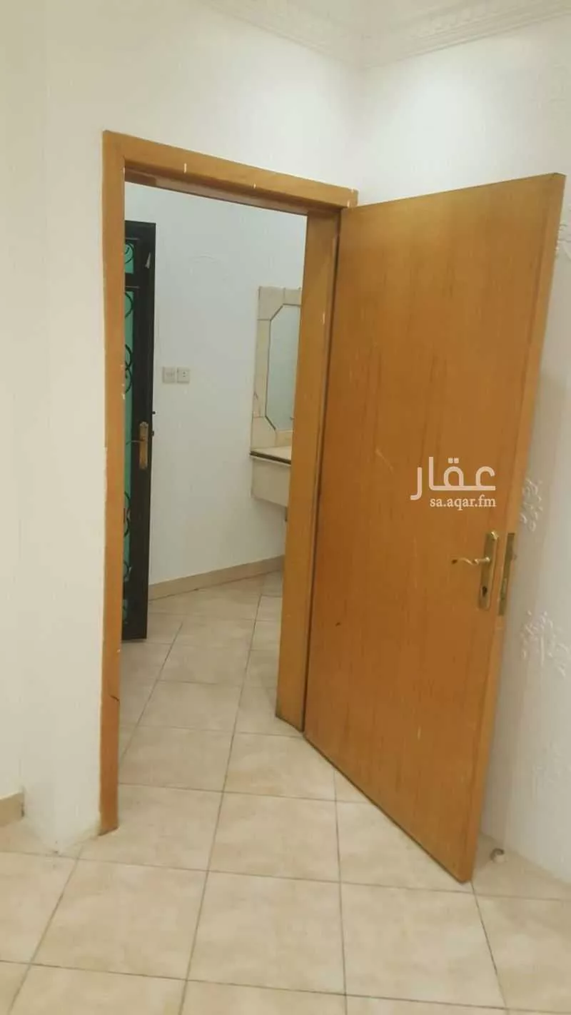 5 bedroom villa in Shubra, Riyadh 13