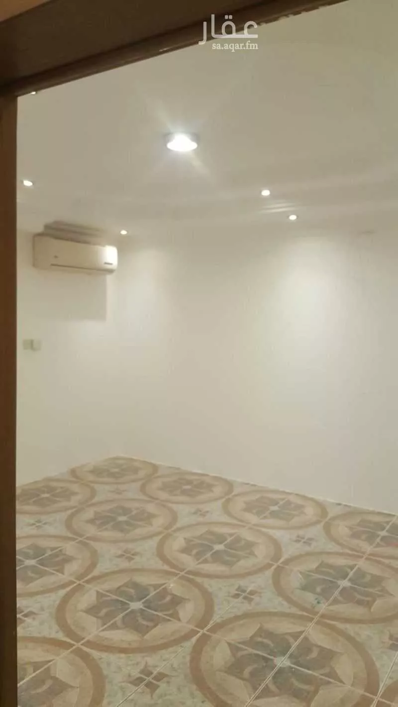 5 bedroom villa in Shubra, Riyadh 16