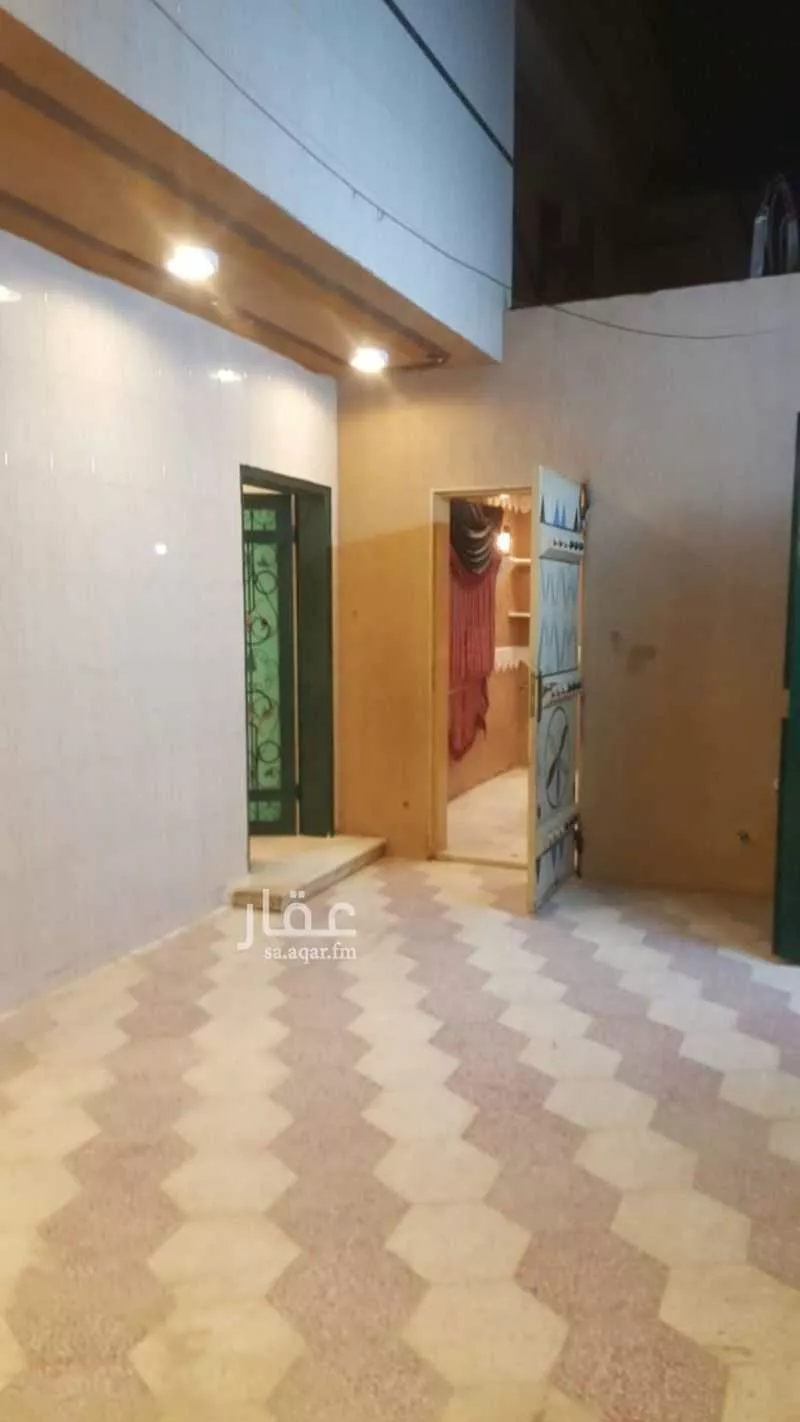 5 bedroom villa in Shubra, Riyadh 6