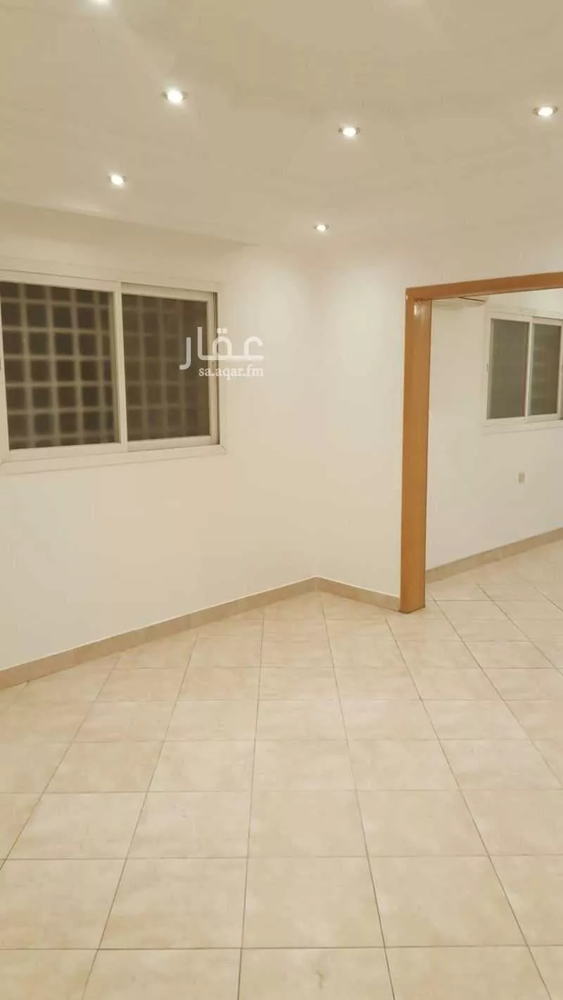 5 bedroom villa in Shubra, Riyadh 8