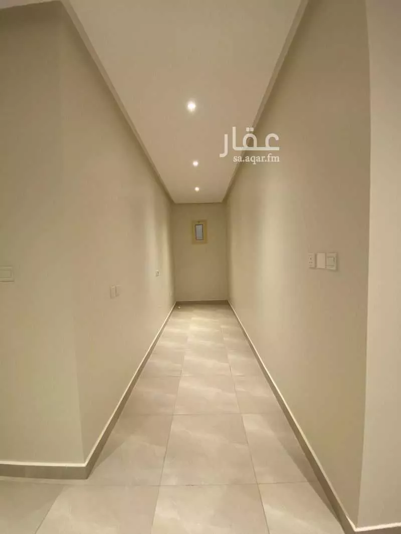 فيلا 4 غرف في الملقا 3