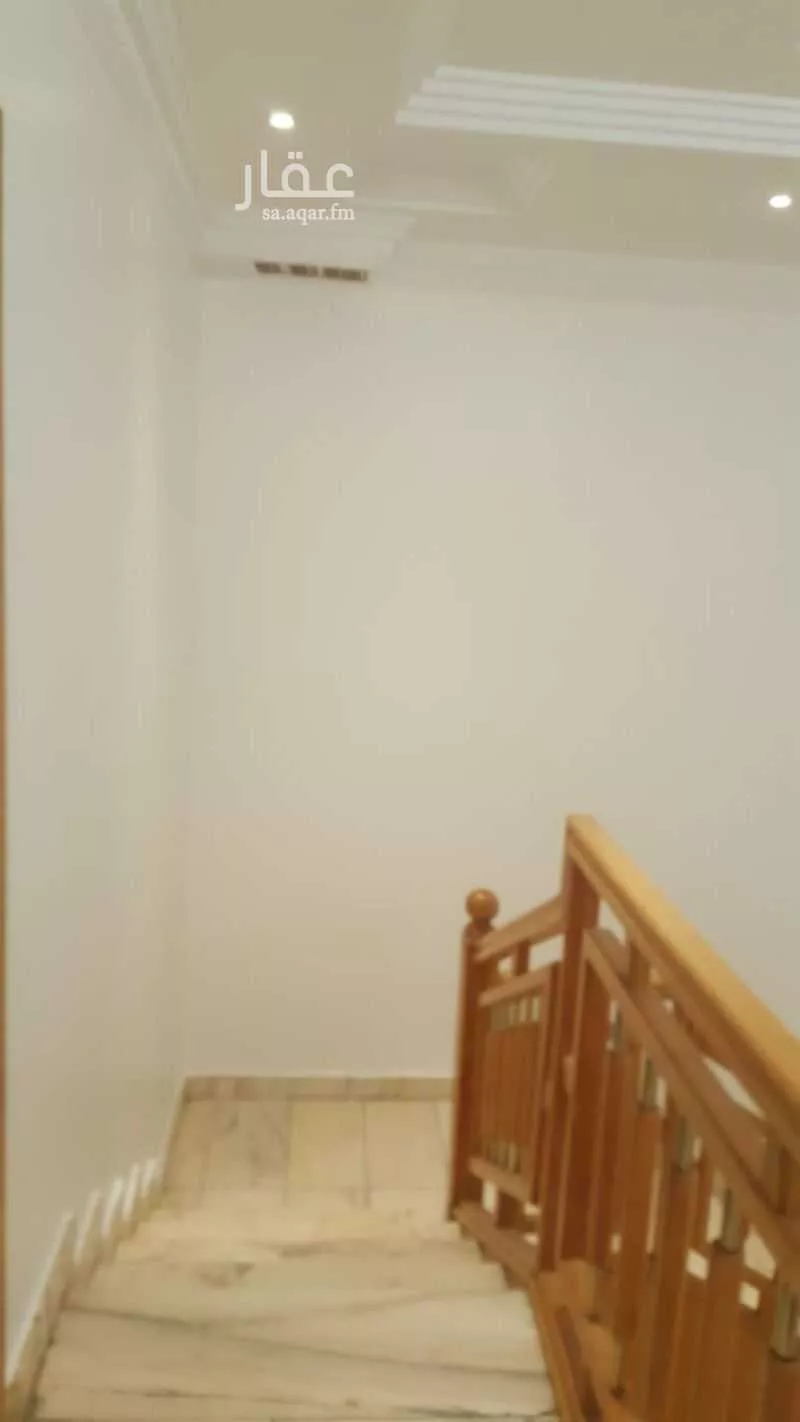 5 bedroom villa in Shubra, Riyadh 17