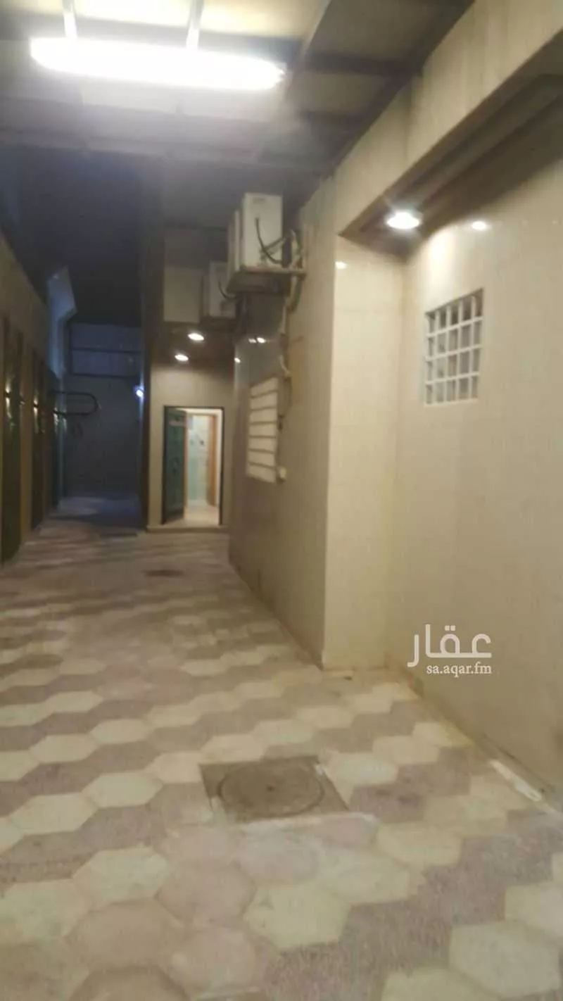 5 bedroom villa in Shubra, Riyadh 19