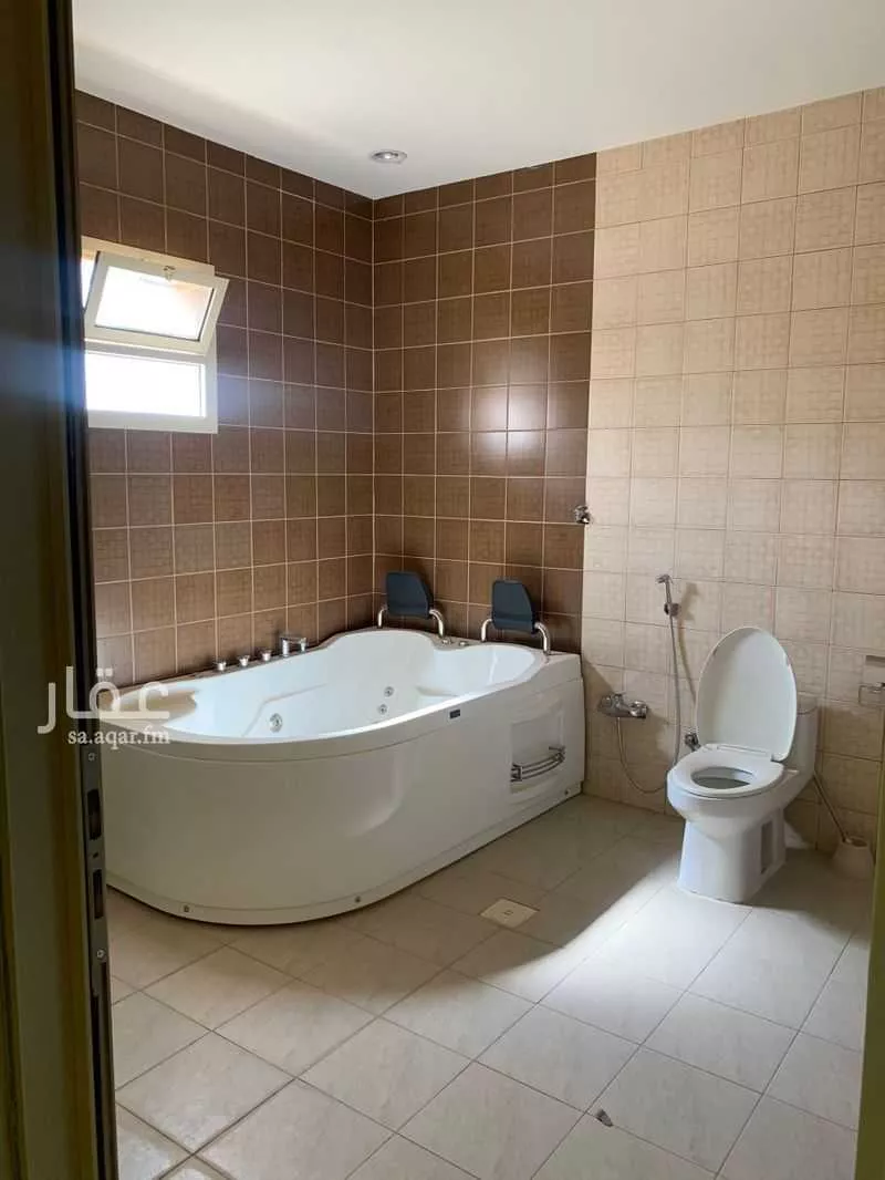 5 bedroom villa in Ishbiliyah 2