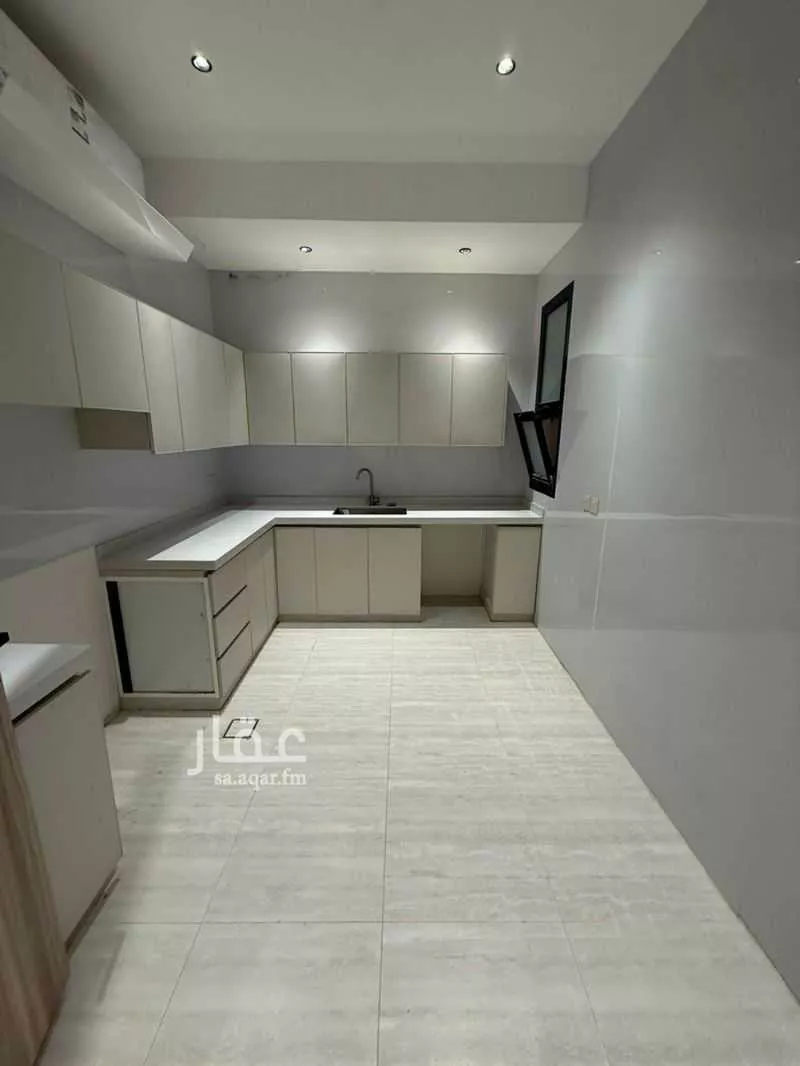 4 bedroom floor in Al Safa 5