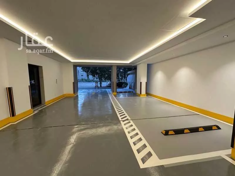 6 bedroom apartment in Al Salamah 5