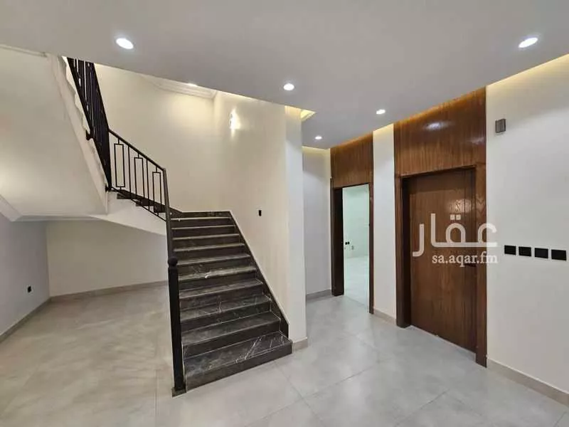 فيلا 8 غرف في الصالحية 5