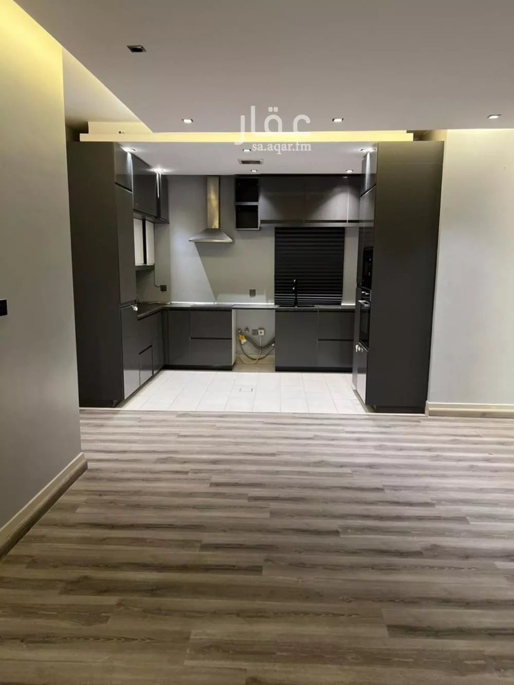 شقة 3 غرف في الملقا 4