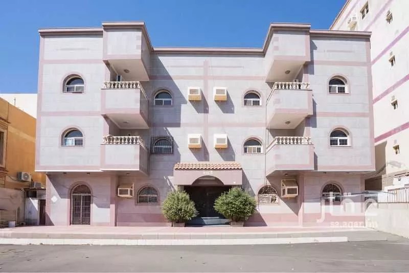 عمارة 925 م² في الربوة 5