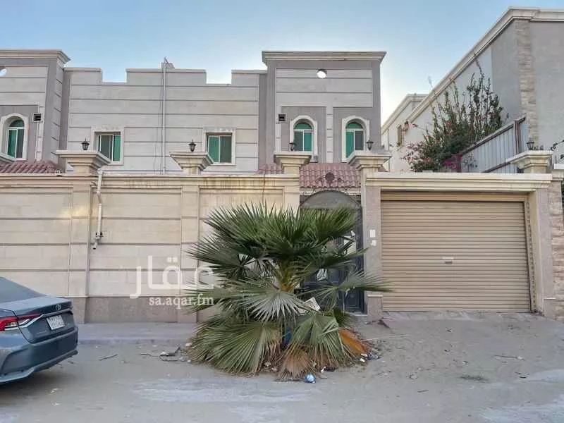 فيلا 5 غرف في ضاحية الملك فهد 3