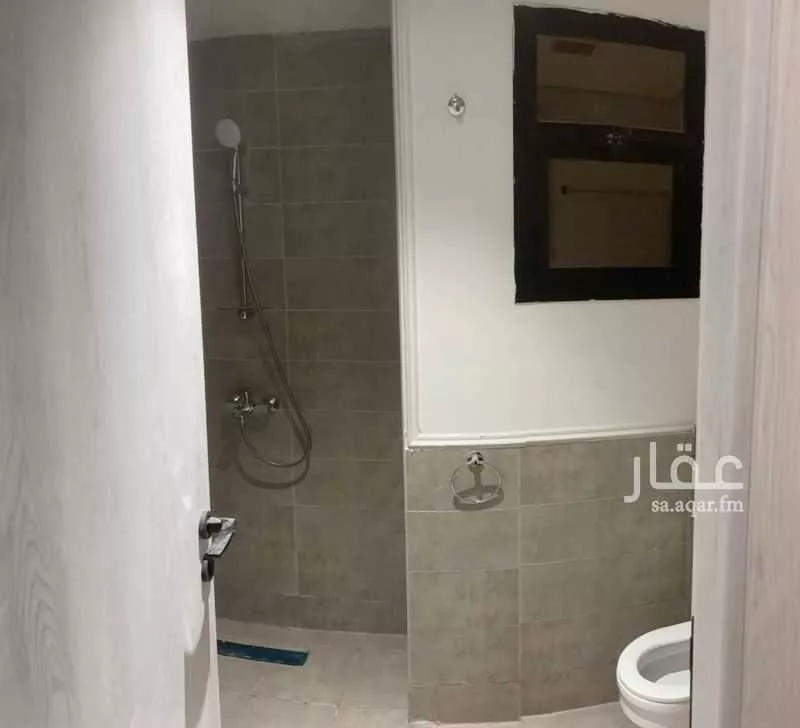 5 bedroom apartment in Al Hamdaniyah 4