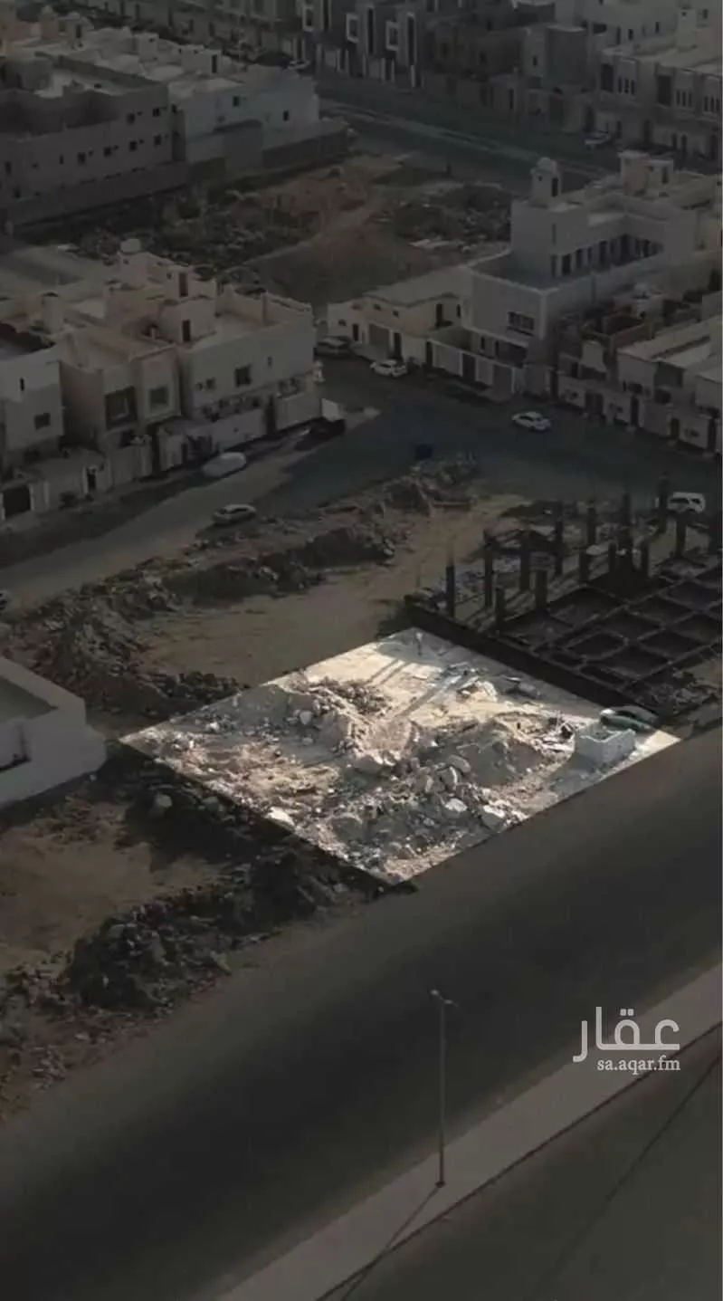 أرض 896 م² في الصالحية 2