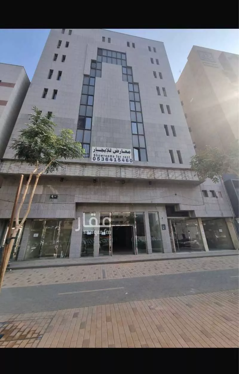 محل 1100 م² في العليا 1