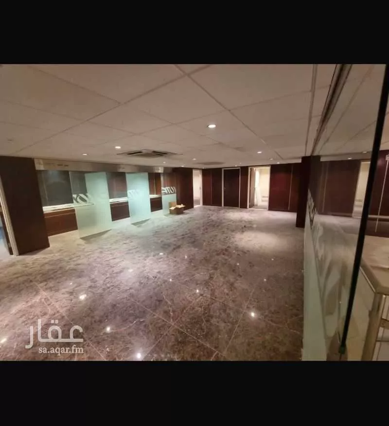 محل 1100 م² في العليا 3